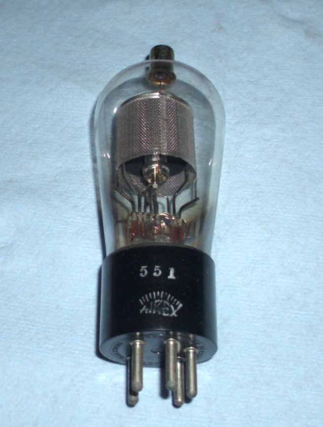 Vieux tubes à vide photo stock. Image du électrons, lampe - 2934326