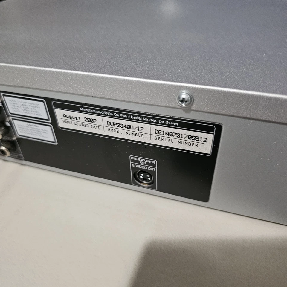 Philips VCR DVD Combo DVP3340V 4 Head VCR/DVD Player FOR PARTS OR REPAIR  - Image 2 of 4