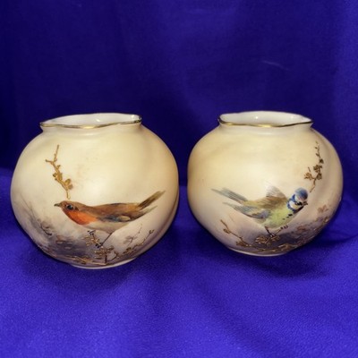 Royal Worcester handbemalte Vögel Paar Vasen G 161 