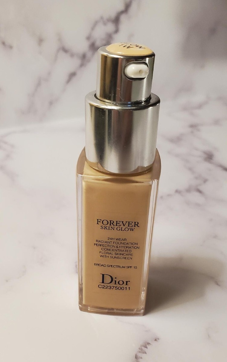 Dior Forever Skin Glow 24H Wear Radiant Foundation SPF 15 1W