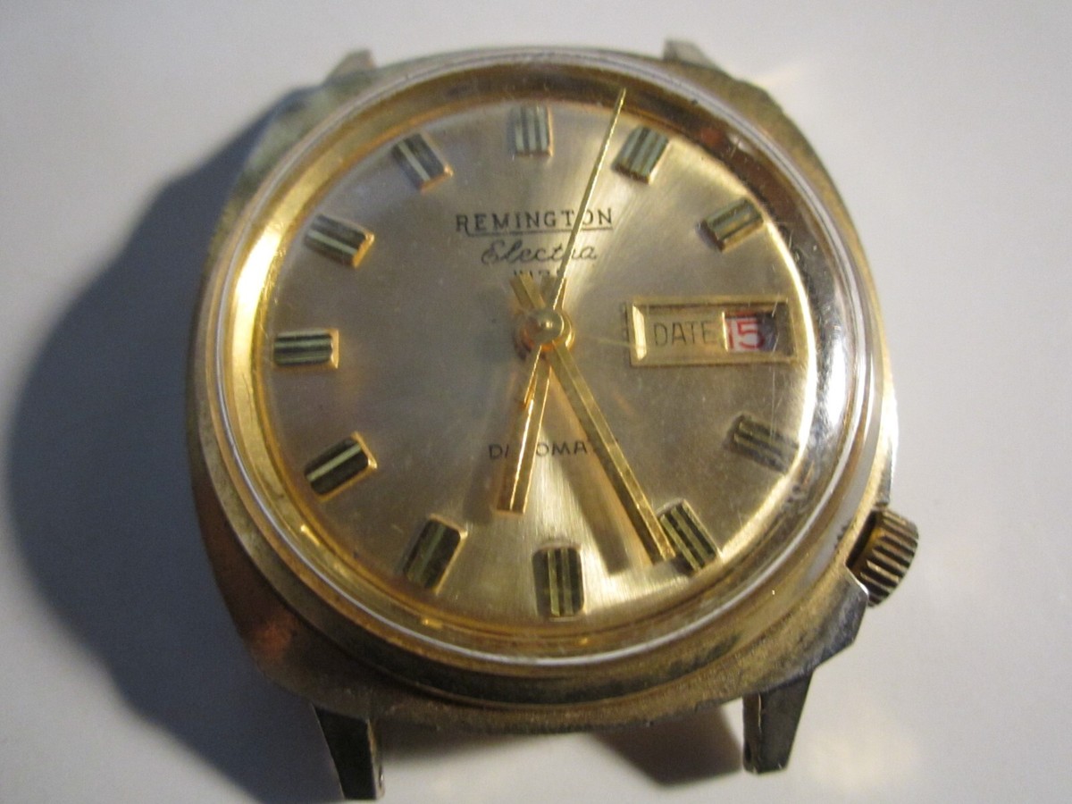 VINTAGE REMINGTON ELECTRA 17 DATOMATIC WATCH DAY DATE NO BAND RUNS 