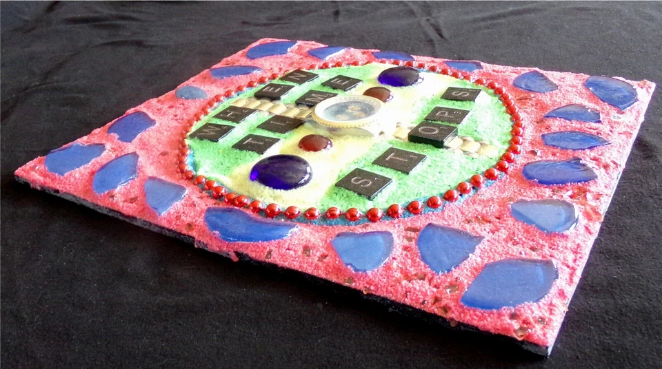 Reloj psicodélico abstracto reciclado firmado PUNK DECONSTRUCTION "When Time Stops" Foto 3 de 4