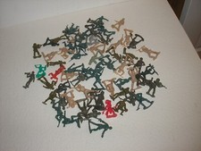Vintage LARGE Lot Of 65 Plastic Army / Indian Men Toy Soldiers Green Tan Red
