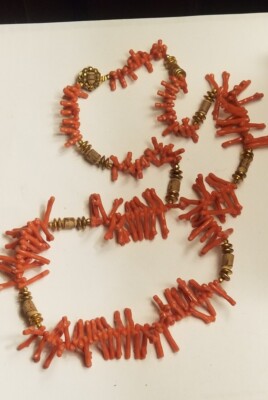 Vintage MIRIAM HASKELL FAUX CORAL BRANCH BEADED necklace gold tone SIGNED