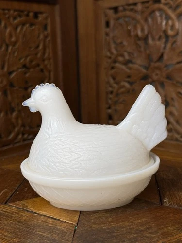 Vintage White Milk Glass Chicken Hen on Nest Covered Bowl Candy Dish 7"
