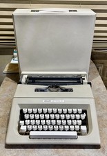 Olivetti Lettera 25 Manual Typewriter W/ Case thumbnail