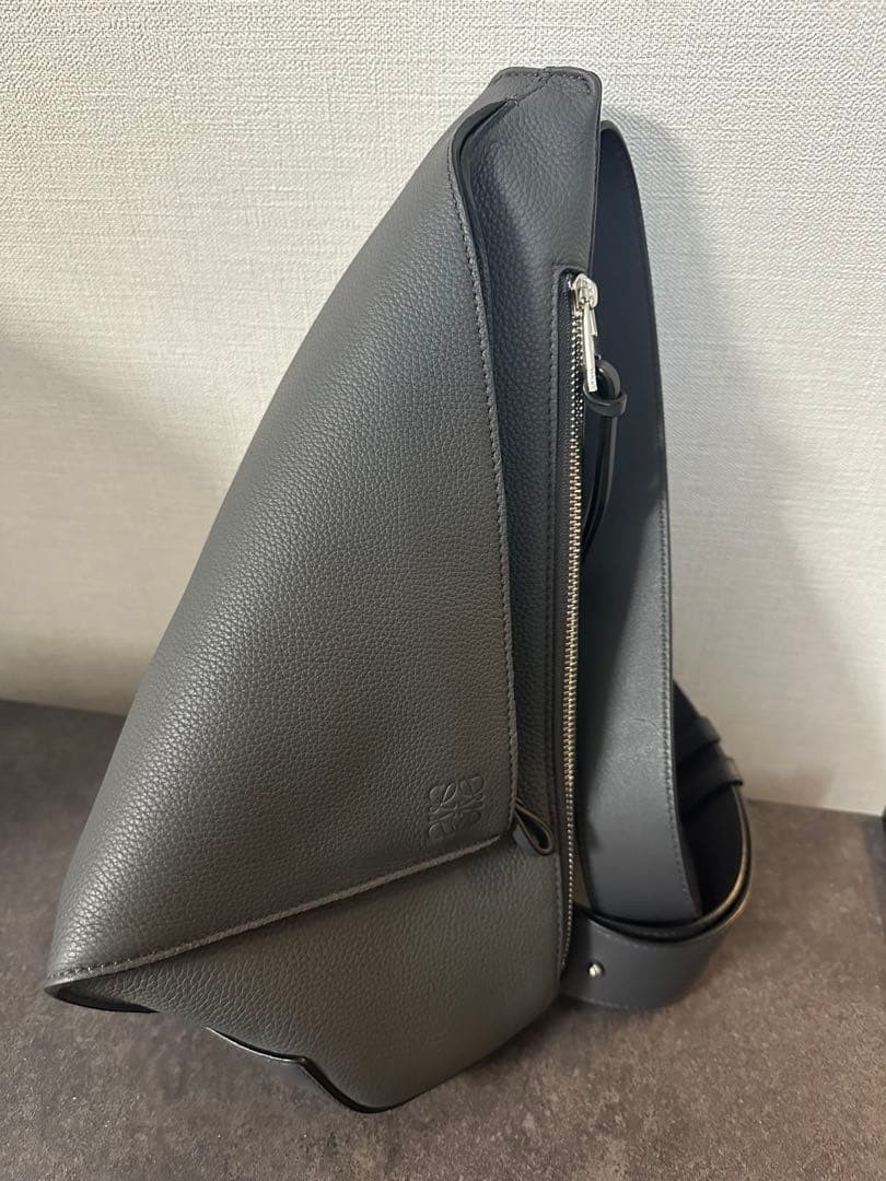 Loewe Anton Grey Calfskin Leather Backpack - JW Anderson 2014 Pre-loved Anton Backpack - £450 main image 4