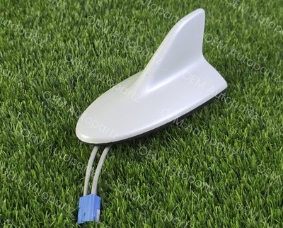 Lexus RX350 RX450H 2010-2014 Dach Shark Fin Antenne Radio AM/FM 86760-48050