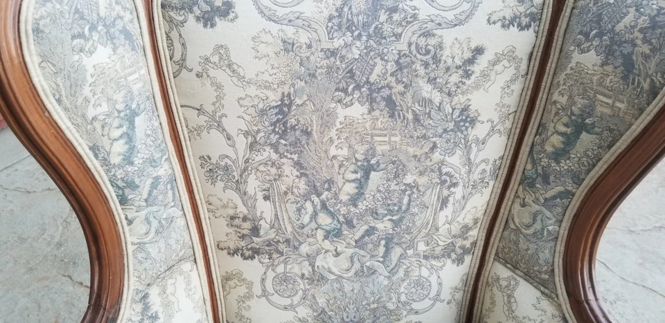 Silla Ala Francesa Estilo Luis XV Vintage Azul Claro y Beige con Detalle Tallado Foto 4 de 4