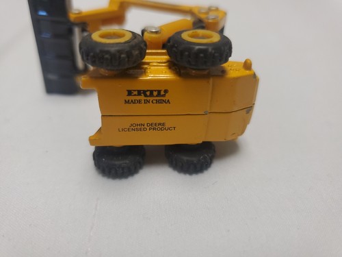 Rare! Ertl 1/32 scale John Deere 320 Skid Steer, model loader with Brown cab! - Picture 8 of 11