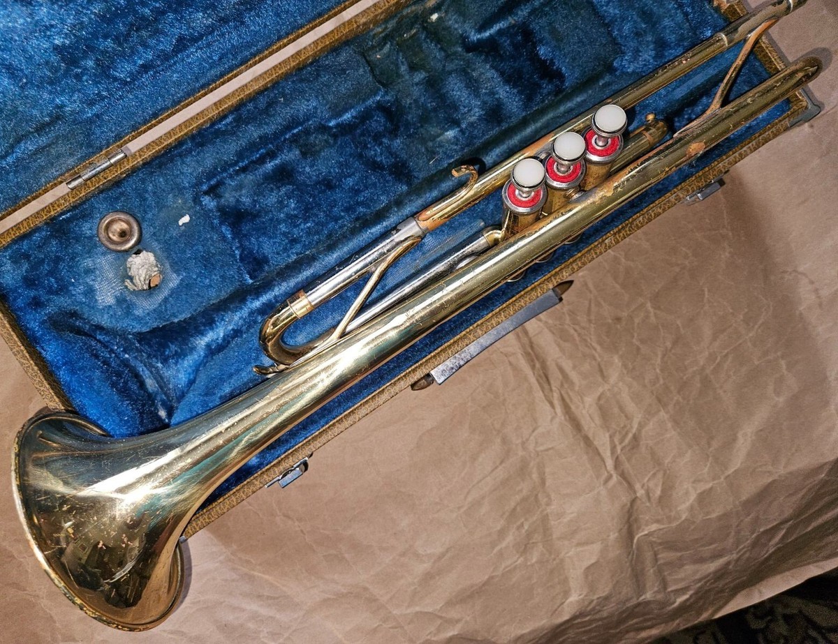 Yamaha YTR-232 Trumpet w/ Case and Mouthpiece, good playing