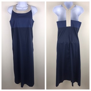 vestido minimalista casual