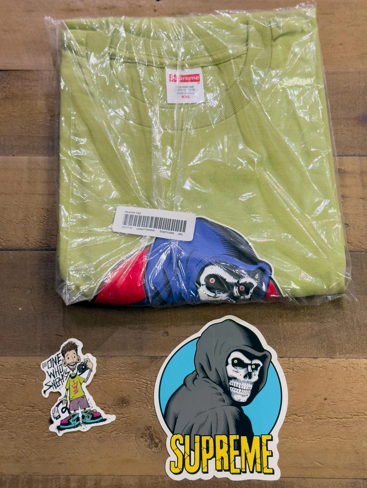 T shirt et autocollant Supreme Reaper taille XXL