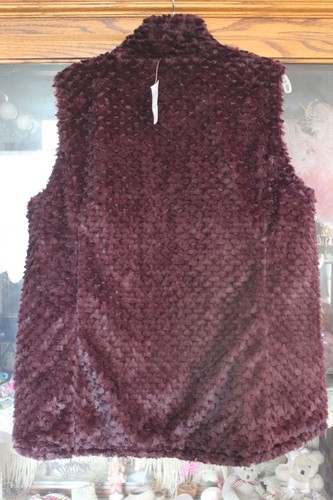 D & Co Reversible Burgundy Faux Fur Vest Sz Lg NWT L#519 - Picture 5 of 6