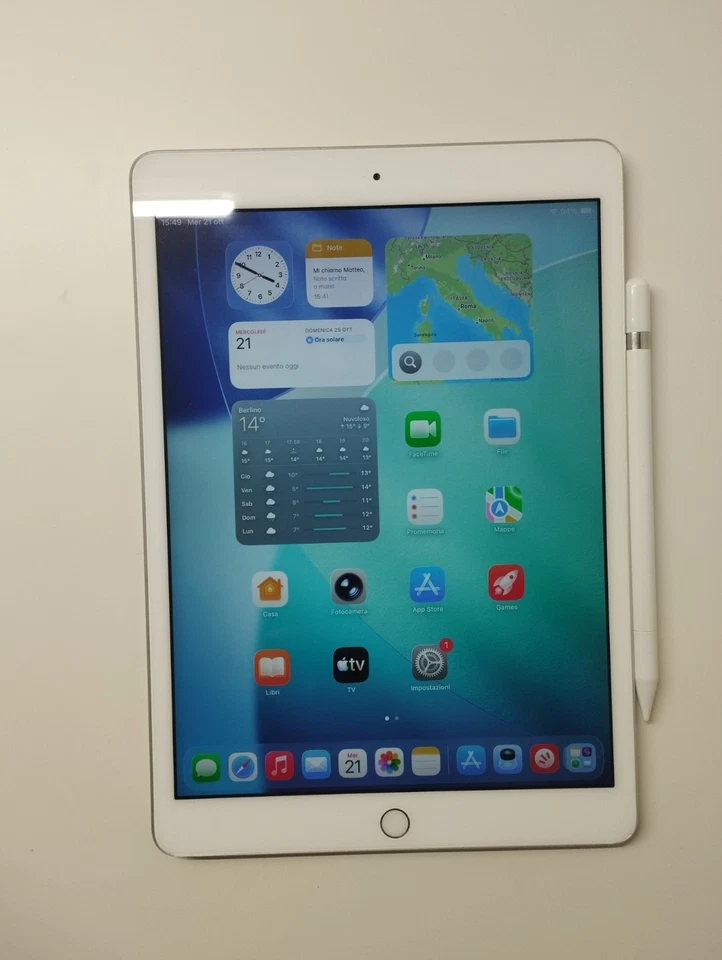 Apple iPad (8th generation) · 32GB · Wi-Fi, foto 1 di 5