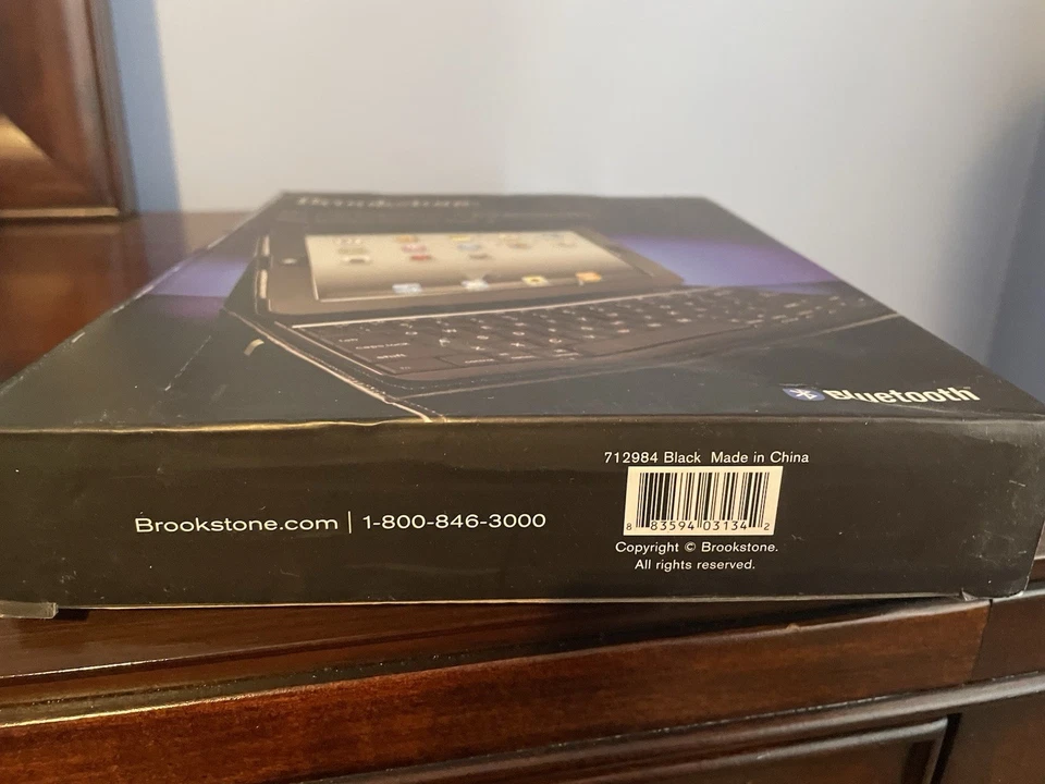 Brookstone Bluetooth Keyboard w/Portfolio Case for iPad 2 Black- NEW IN BOX - Image 4 of 4