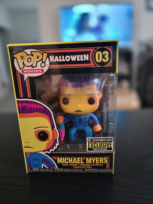 Funko Pop! Vinyl: Halloween - Michael Myers (Black Light) - Entertainment Earth