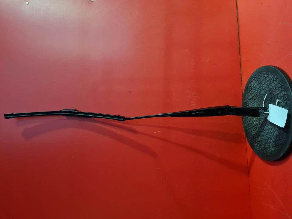 Brazo limpiaparabrisas delantero izquierdo volkswagen golf mk7 2016 5 puertas Foto 4 de 4