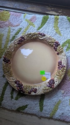 Grasslands Road 11'' Raised Grape Design Dinner Plate
