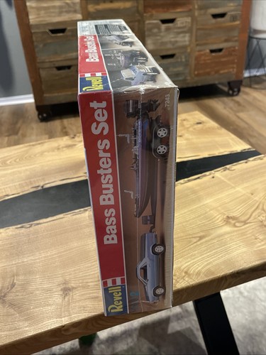 NIB Revell Bass Busters Set El Camino Ranger Bass Boat & Trailer Model 1:25 - Picture 6 of 6