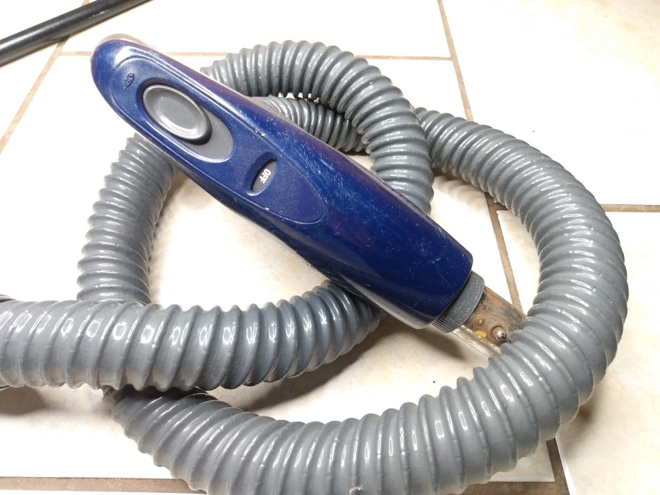 Kenmore 116 Progressive Whisperbelt Canister Vacuum Electric Hose 3