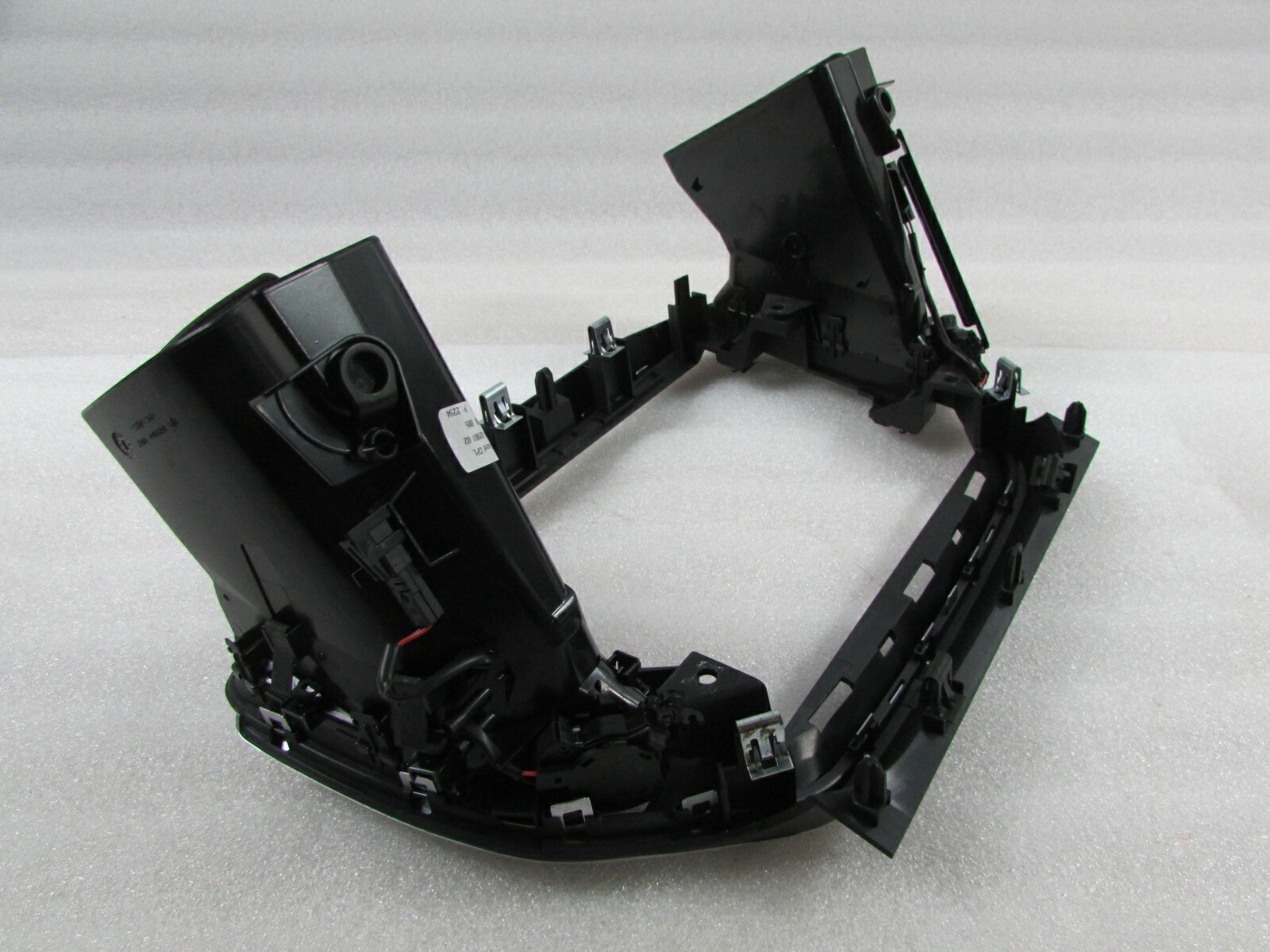 Maserati Ghibli, Center Air Vent Trim Bezel, Used, P/N 670019060