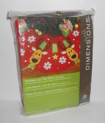 Dimensions REINDEER JOY TREE SKIRT in Felt Applique