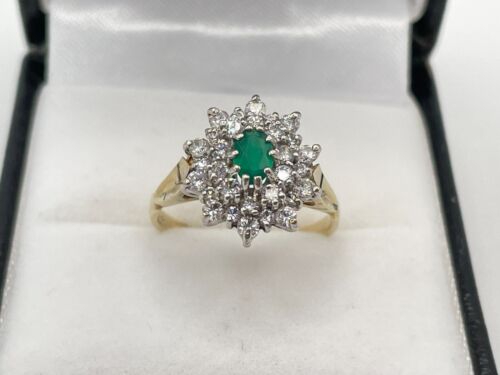 9ct Gold Green Agate & Cubic Zirconia Cluster Ring. Goldmine Jewellers. - 第 1/9 張圖片