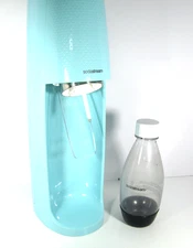 SodaStream Aqua Color Fizz Sparkling Water Machine & one bottle see photos