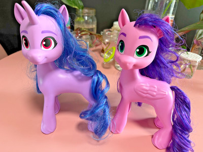 My Little Pony Set Of Two Large Figures Izzy Moonbow and Princess Petals