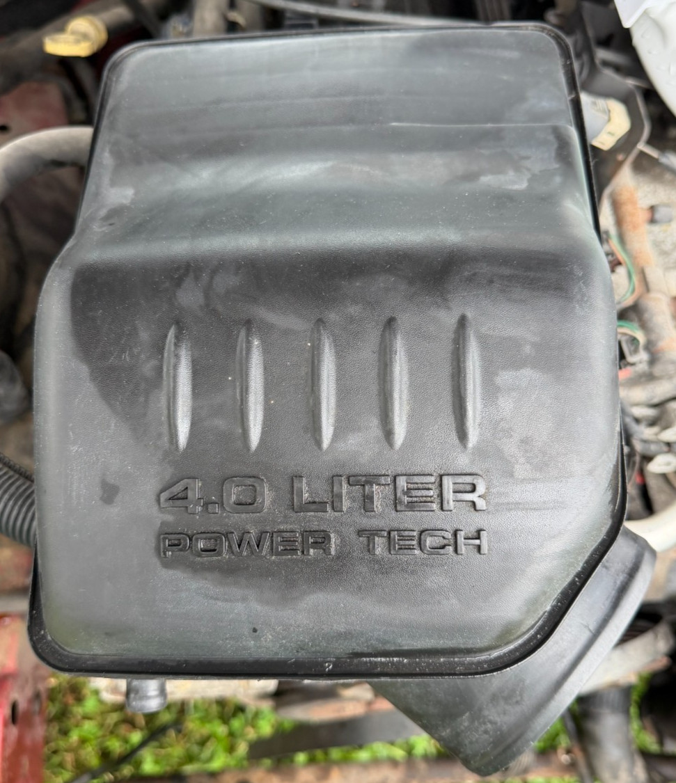 2002 2003 Jeep Grand Cherokee 4.0L Air Box Resonator On Throttle Body Gasket