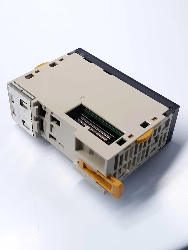 Omron CJ1W-V600C11 ID Sensor Unit (RFID Interface) - Image 3 of 4