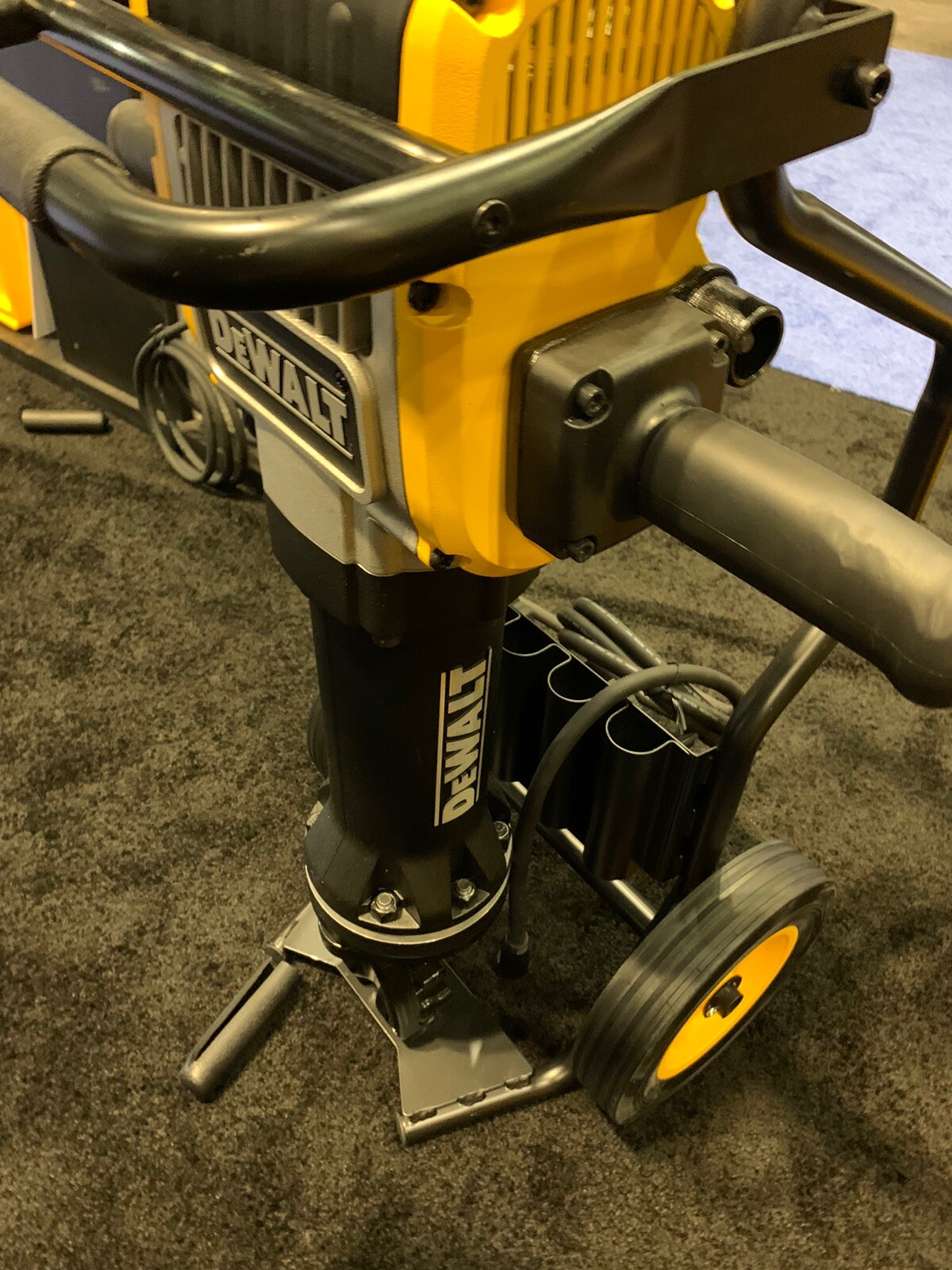 DEWALT Open Box New D25980K Heavy Duty Breaker With Cart 3 chisel Jack