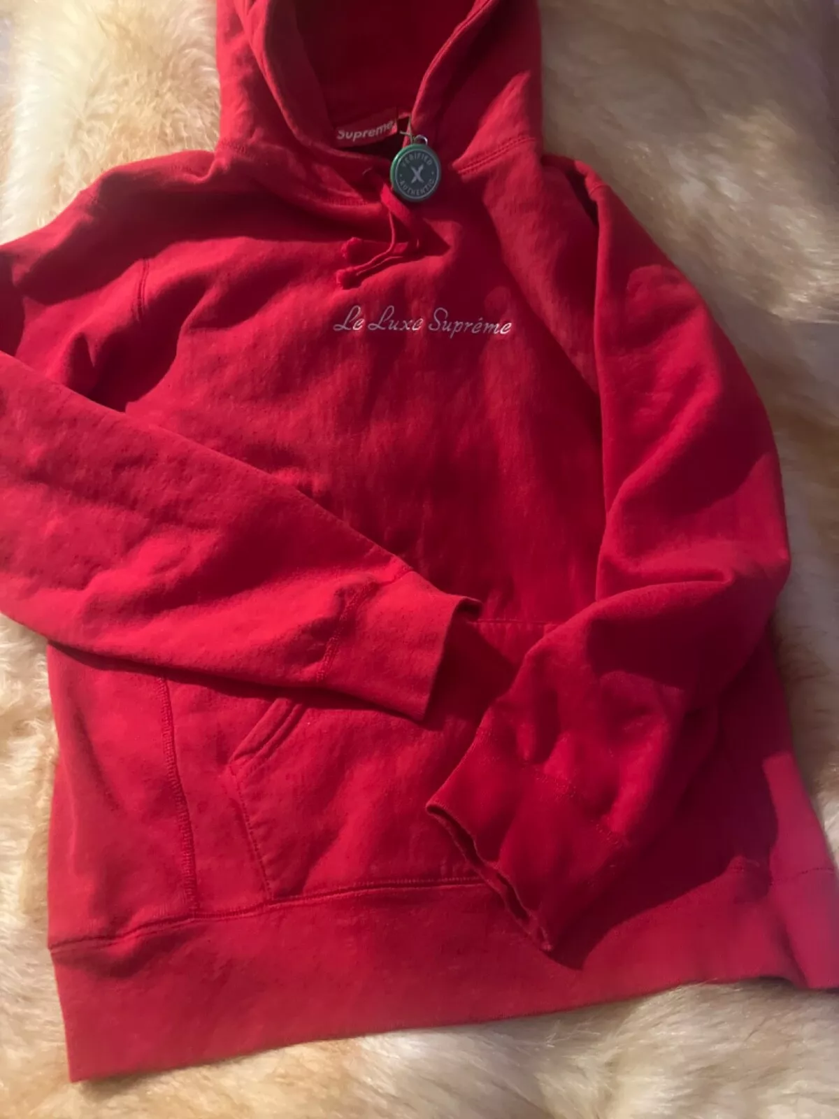 Sweat à capuche brodé rouge Le Luxe Supreme taille M