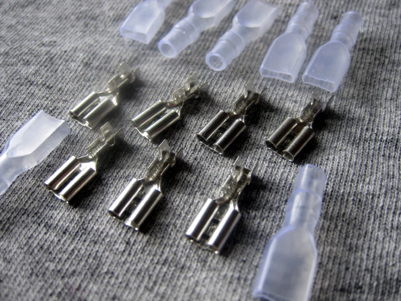 U.S. Seller - Female Spade Crimp Terminal 4.8mm Connector with Case - 20 pcs - Image 3 of 4
