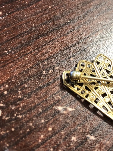 Vintage Gold Tone Filigree Style Fan Brooch Pin with Drop Dangling Chain Links - Picture 6 of 10