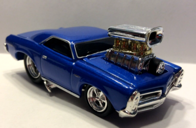MUSCLE MACHINES 1966 PONTIAC GTO - LIMITED EDITION 1/64 DIECAST 66