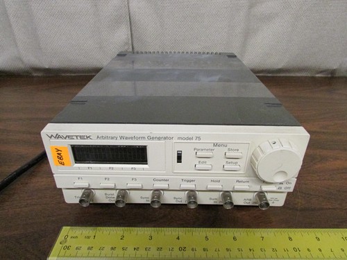 Wavetek Model 75 Arbitrary Waveform Generator s/n B92010143 Option 001 GPIB - 第 1/6 張圖片