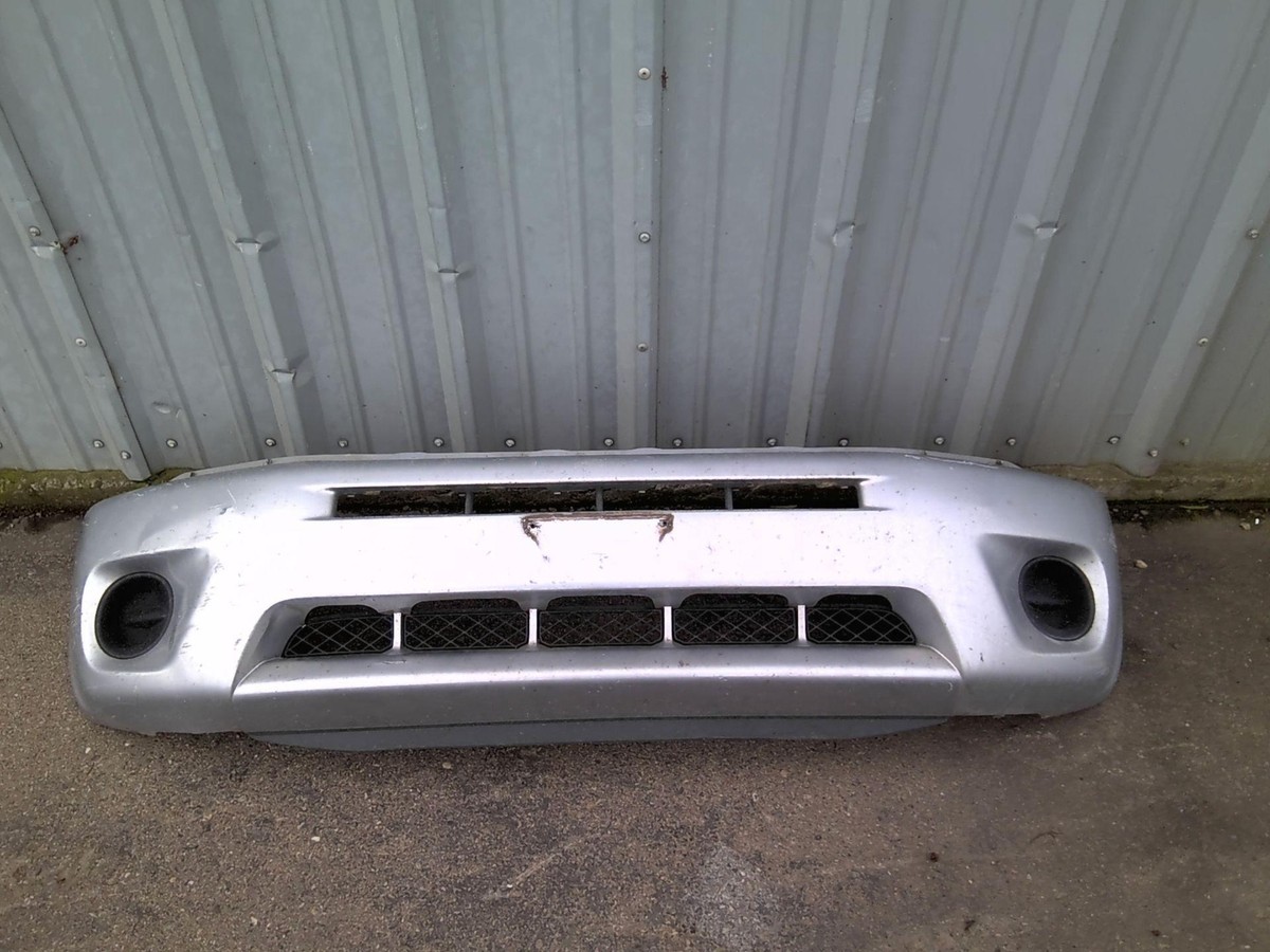 01 02 03 04 05 TOYOTA RAV-4 Front Bumper HAS SCRATCHES ALL OVER 