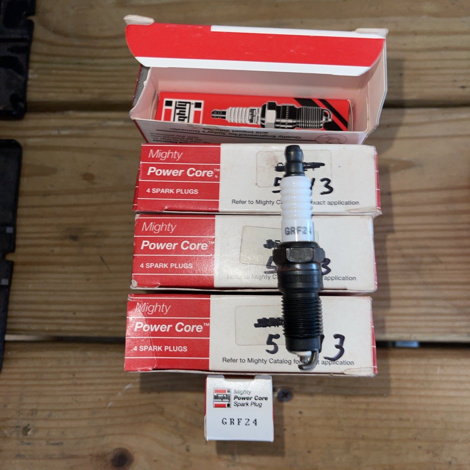 16 Mighty Power Core Spark Plugs GRF24 - NOS 5143 New  