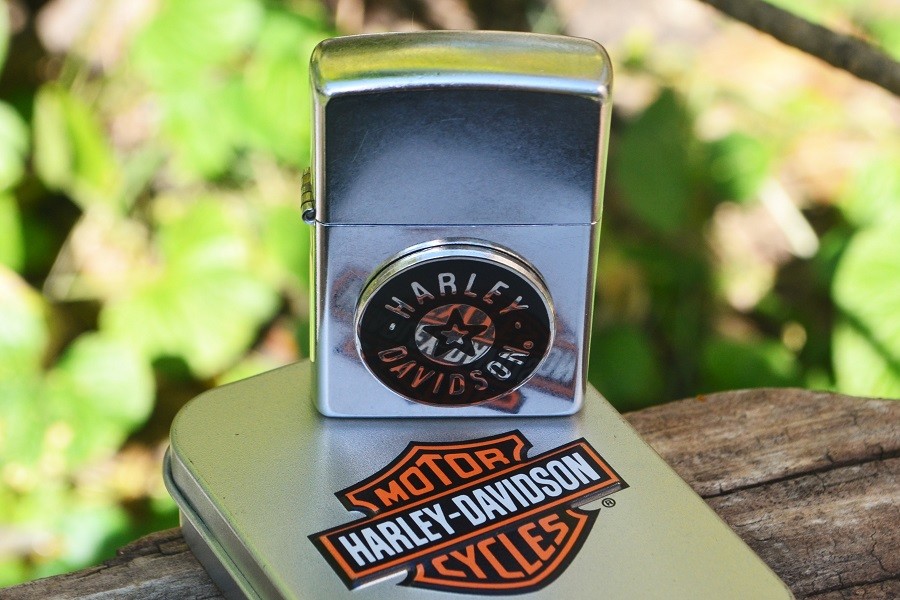 Zippo Lighter - Harley Davidson - Circle Star Emblem - Fat Zippo Lighter - Harley Davidson - Circle Star Emblem - Fat