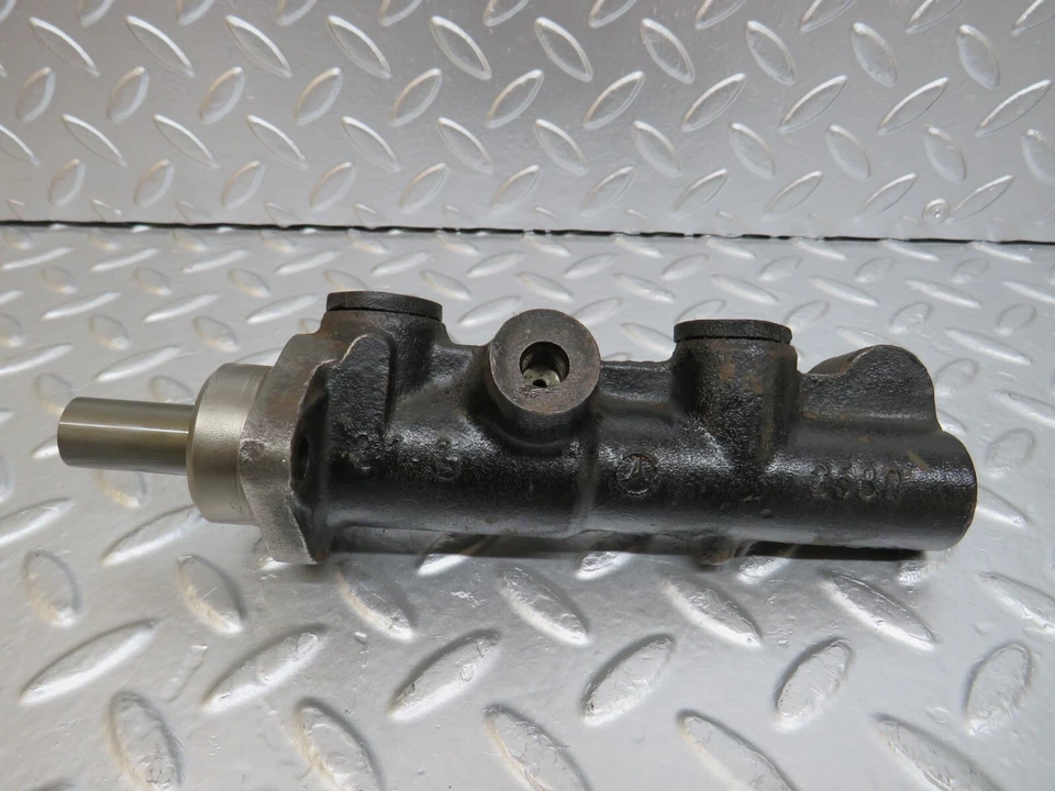 ⚙25448⚙ Mercedes-Benz W123 200 Brake Master Cylinder Bendix - Image 3 of 4