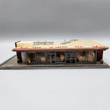 Life-Like HO Scale Convenience Food Store 7-Eleven Used Model Train Building C-4