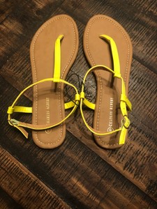 yellow sandals size 8