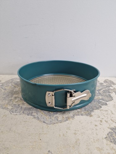 Prestige x Nadiya 23cm Springform Cake Tins for Baking - Non Stick Round 9 Inch