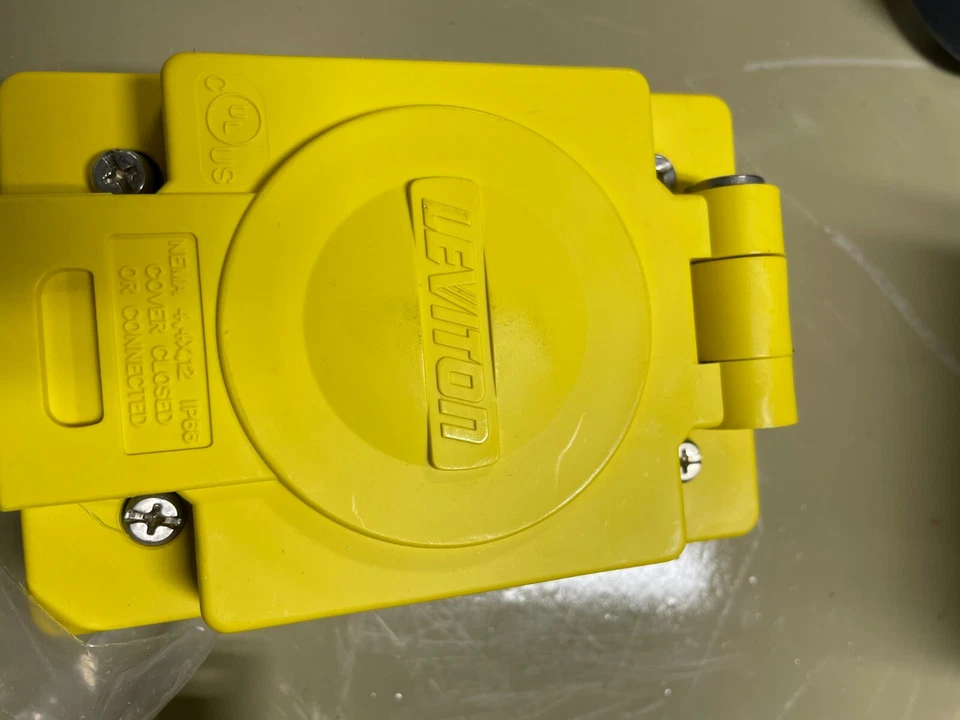 LEVITON 67W81 20A Locking Receptacle 4P 5W 120/208Vac L21-20R Yl - Image 4 of 4