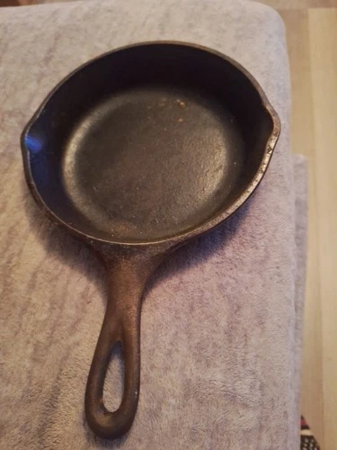 Vintage Lodge Cast Iron Skillet 6.5" 3SK  USA Frying Pan Double Spout