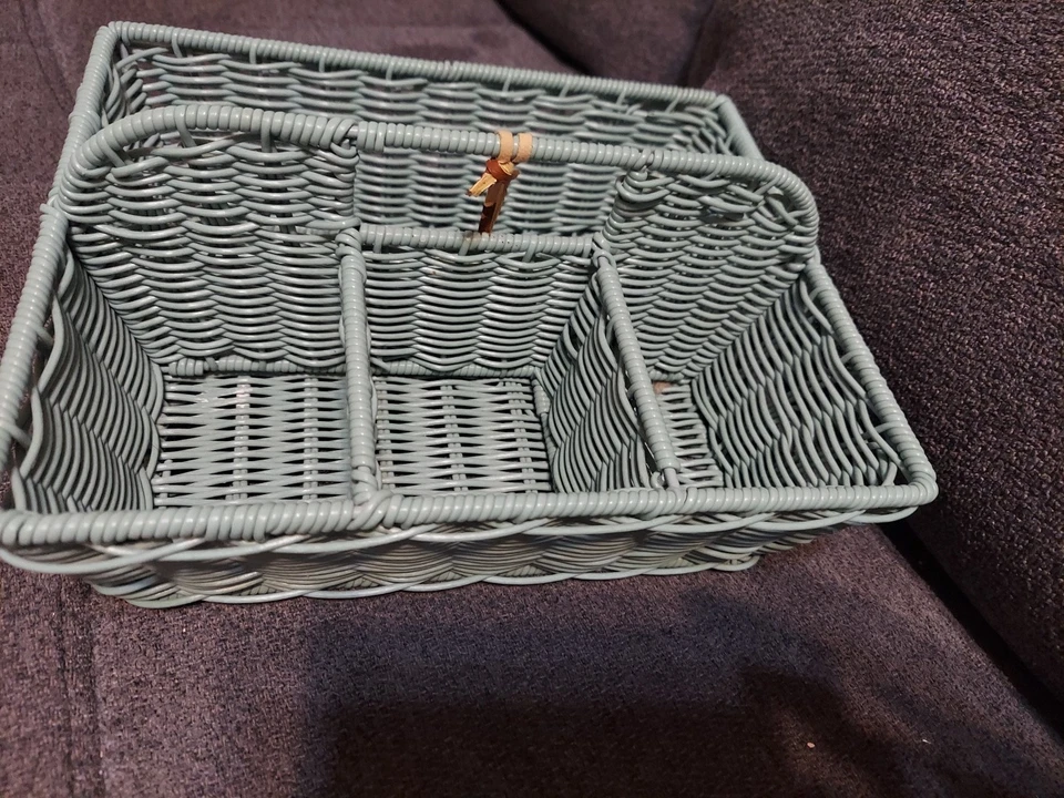 Tommy Bahama Turquoise Wicker Basket Picnic Wine Home Decorations - Image 4 of 4