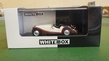 Whitebox 1:43 scale Morgan 4/4 1974 Roadster, White/Maroon, Ltd Edn, boxed