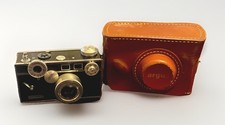 Vintage Argus C3 Black Vintage Rangefinder Camera with Case and Manual